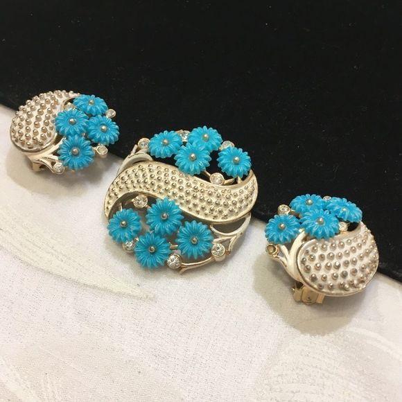 Vintage Enamel And Molded Celluloid Flower Set - Picture 4 of 8